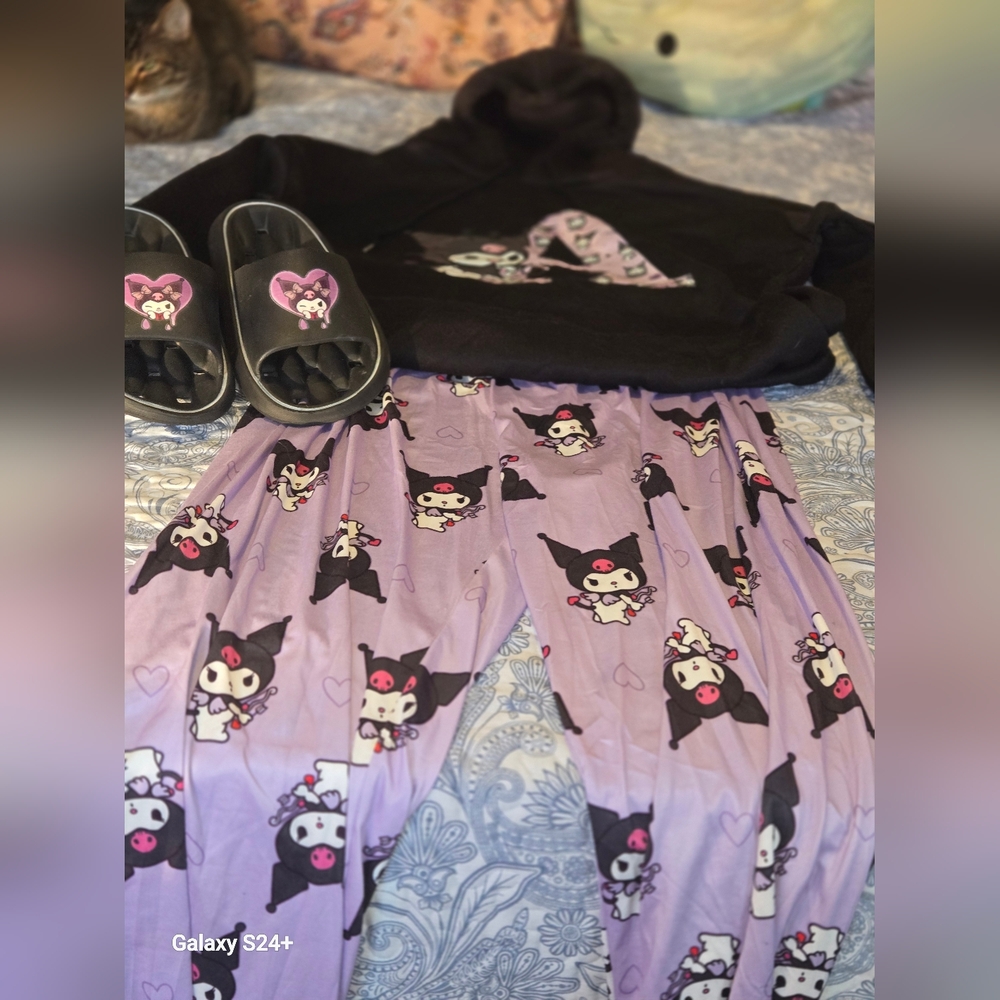 Hello Kitty Complete Pajama Set w/ Sandals, Featuring Kuromi From Hello Kitty. - Picture 2 of 5